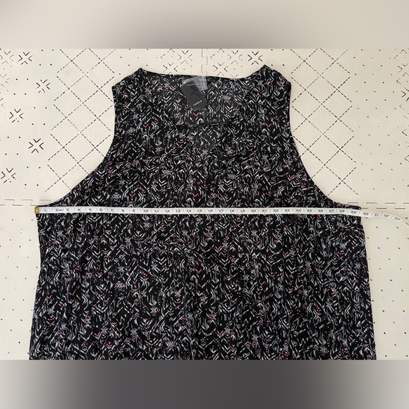 NWT Torrid Womens Georgette Surplice Tank Top Size 6 Black Sleeveless - Picture 5 of 8